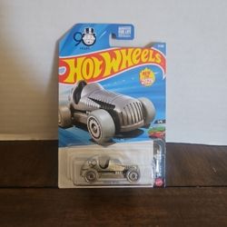 Hot Wheels Monopoly 90 Years Special Edition 1:64 Diecast Car Silver JJH30 5/250