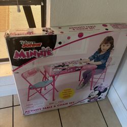 Minnie Mouse Table Set