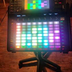 Akai Force With Quik Lok Stand