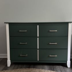 Dresser medium-sized 