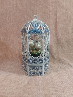 Vintage Sankyo Ornate Cage/Love Birds Music Box