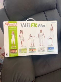 Nintendo Wii fit plus bundle
