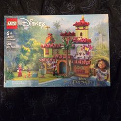 LEGO Disney Encanto Madrigal House 43202 – NEW / Sealed