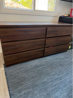 Wooden Dresser (6 drawers)
