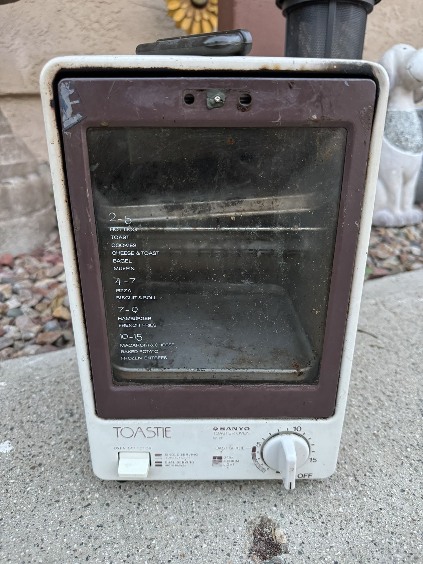RARE Sanyo Toastie SK2F Space Saving Toaster Oven Powers On