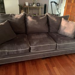 Raymour And Flanigan Couches