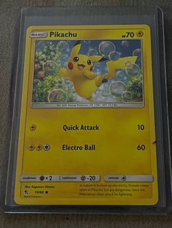 Pikachu 19/68 Hidden Fates Regular