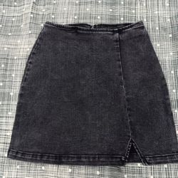 Never Worn Ladies Juniors Wild Fable Skirt