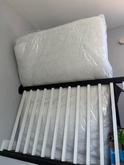 Full size mattress and collapsible metal frame