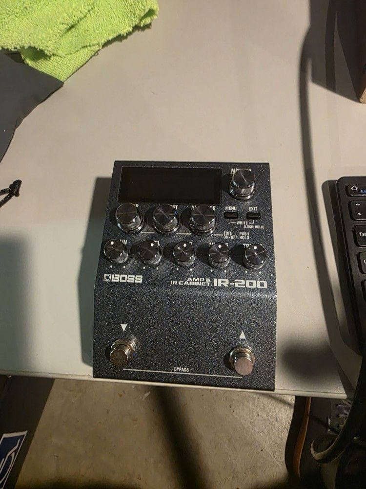 Boss IR 200