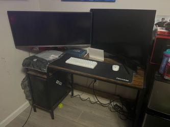 Desktop PC w/ 2 Monitors