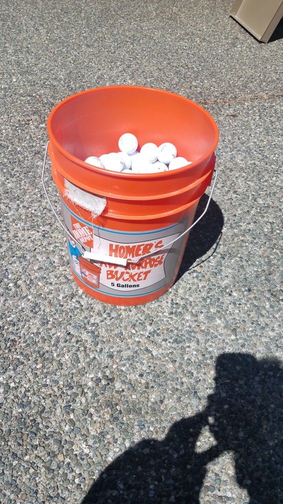 Bucket o'golfballs
