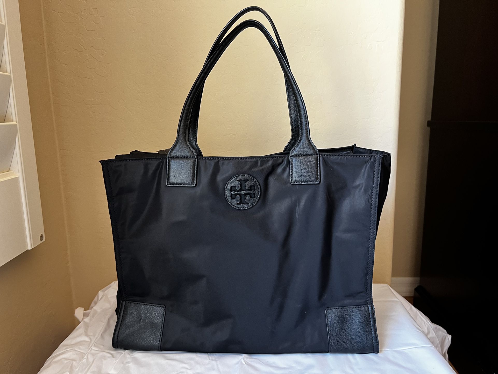 Tory Burch Ella Nylon Tote Large Shoulder Bag Purse for Sale in Chandler,  AZ - OfferUp