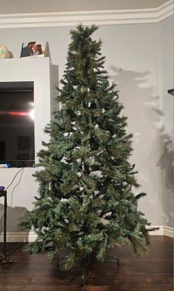 7.5 feet Christmas tree