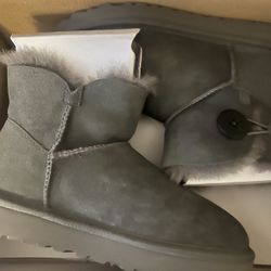 Mini Bailey Button Ugg  Boots
