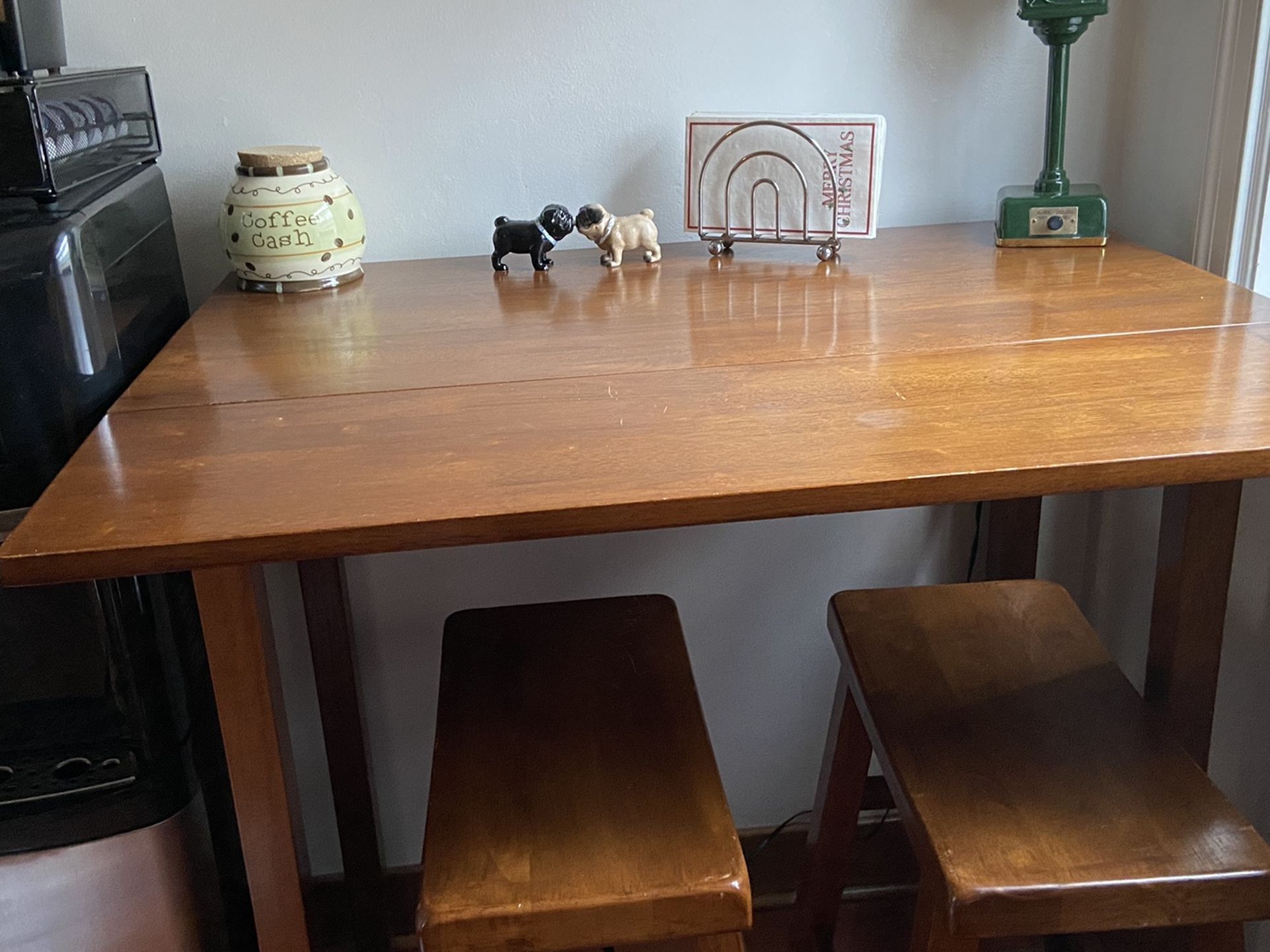 Small Table With 2 Stools