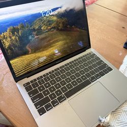 MacBook Air 2019 - 13.3 inch has integrated Touch ID