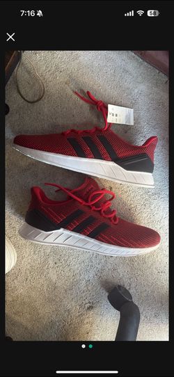 Size 13 adidas  QUESTAR FLOW NXT 'VIVID RED BLACK