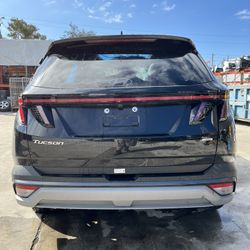 2025 2026 Hyundai Tucson Limited full Of Parts Trunk Bumper Lights Fender Radiator Support Engine 