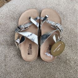 Adults Sandals. Sz. 10. New