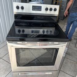 Stove Frigidaire. Price Including Delivery And Installation 