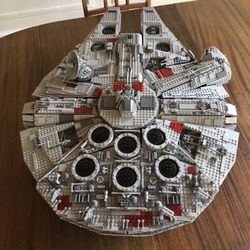 LEGO Star Wars 10179 UCS Millennium Falcon