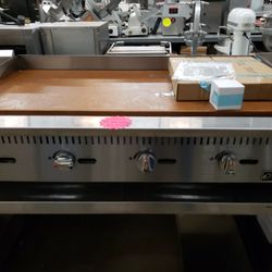 Dukers 48"L Manual Griddle Natural Gas 