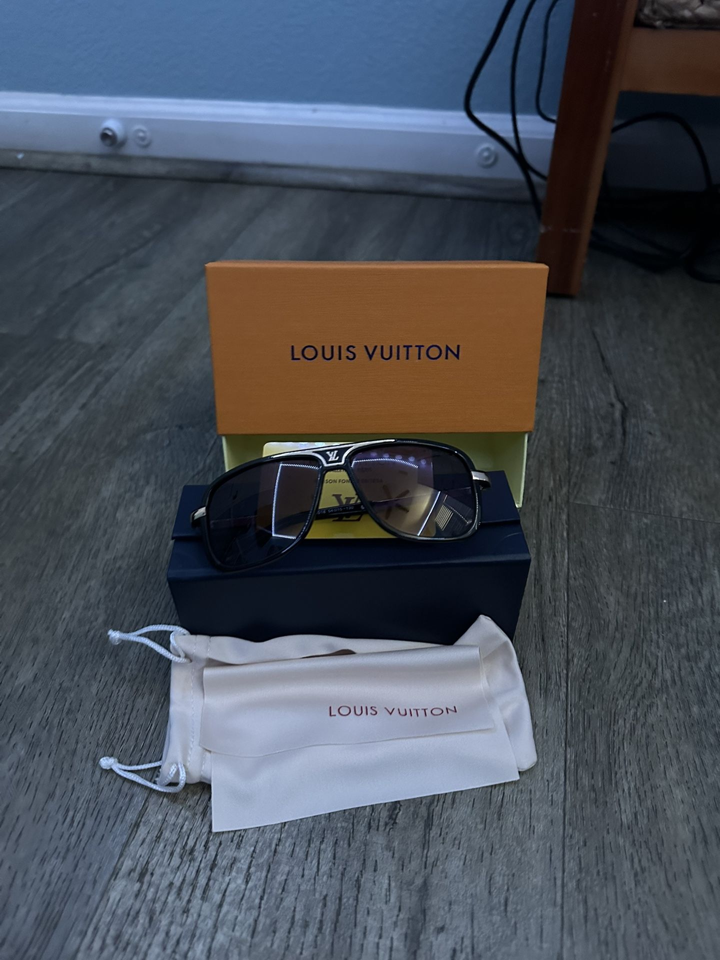 Dark LV sunglasses