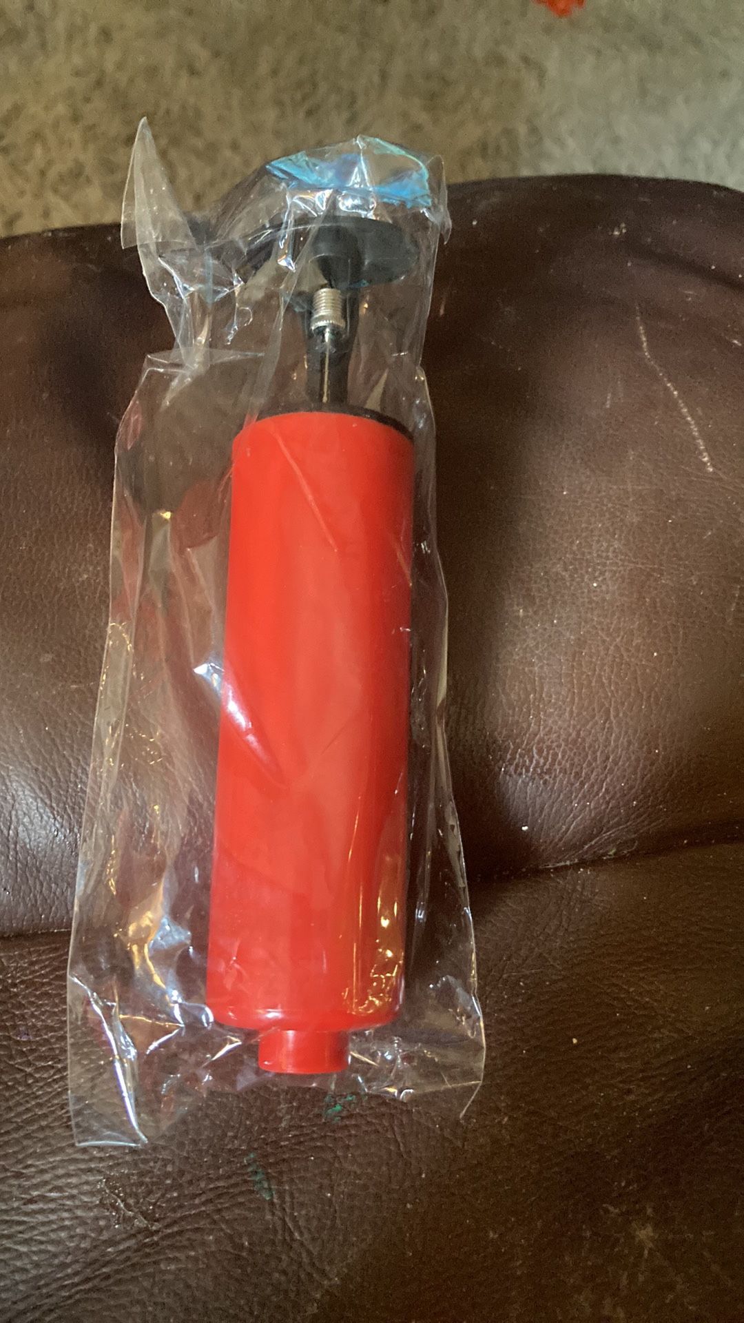 Ball pump with needle