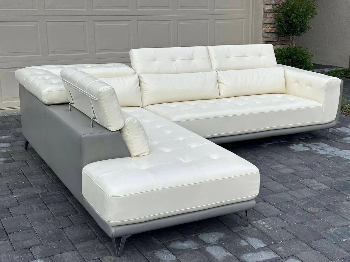 Sofa/Couch Sectional - White - Leather - Delivery Available 🚛