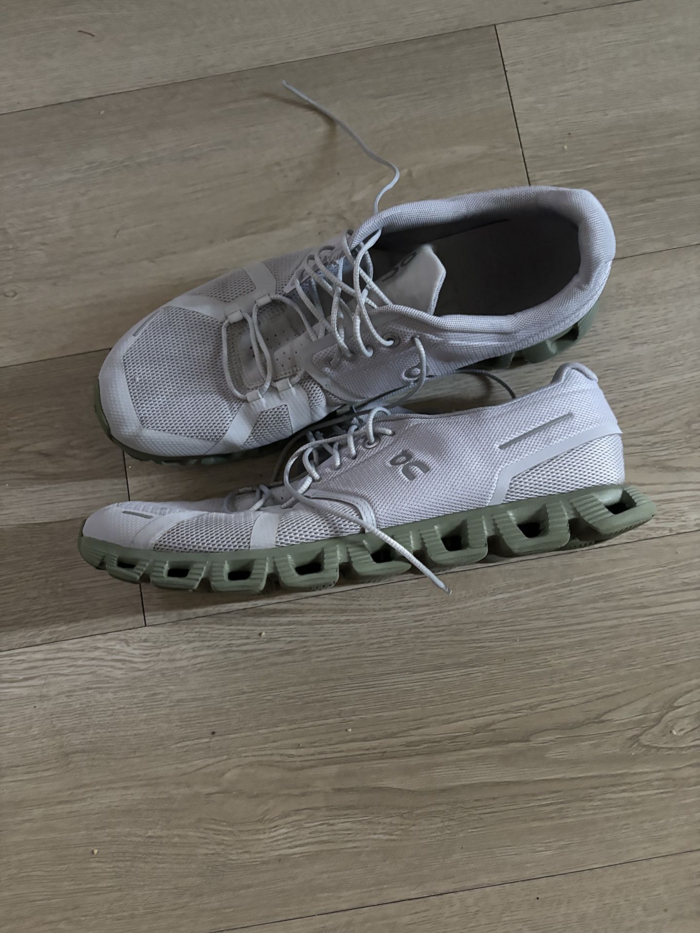 On cloud 5 mens size 11.5