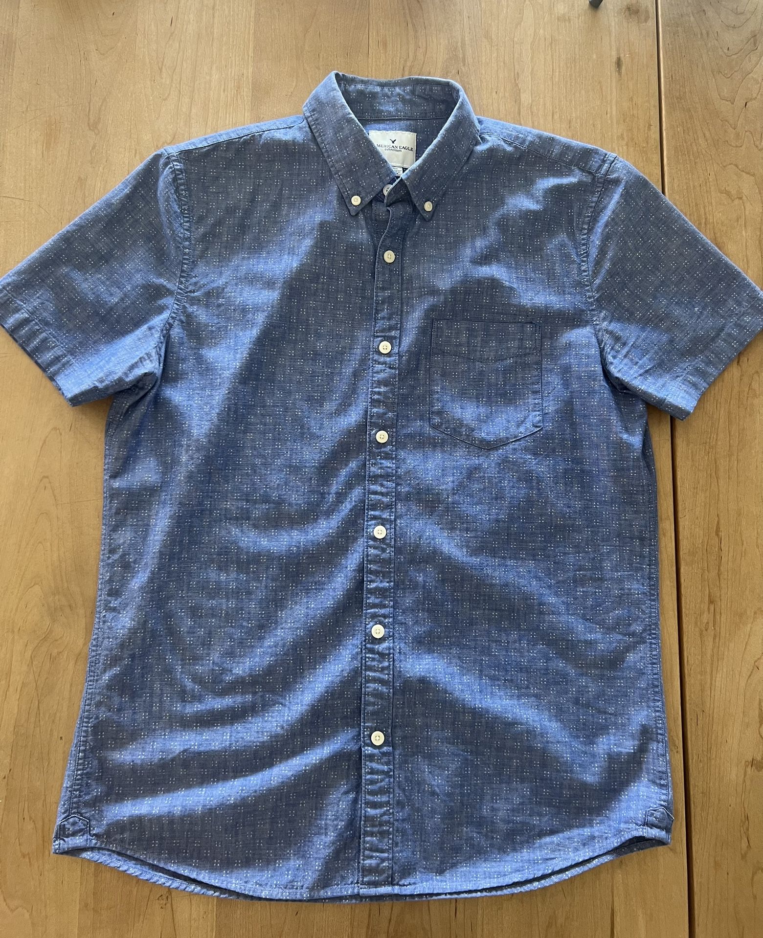 American Eagle Button Up Shirt Men’s  Medium Amazing Shape