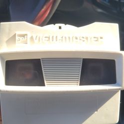 Vintage GAF View Master Viewer Red & White With Blue Handle No Reels Damaged