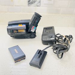 🔥Sony Handycam Video8 CCD-TR403 NTSC 52X Digital Zoom Camcorder with Sony Charger and Used battery. Camera is fully tested, works great and well main