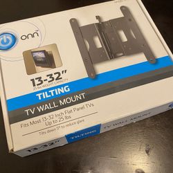 13-32” Tilting TV Wall Mount