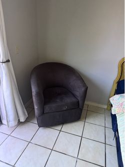 Swivel chair