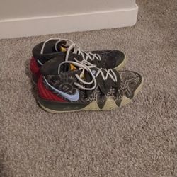 Kyrie's, Mens Size 11