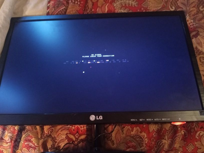 Samsung Flatron 22 inch monitor E2242T with all cables . also HDMI adapter