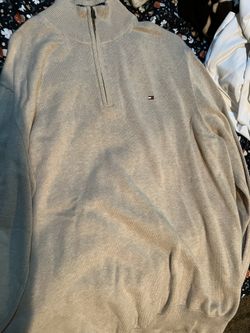 Tommy Hilfiger Men  Quarter Zip sweater