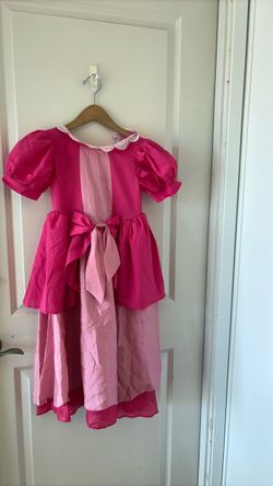Princess Peach Halloween costume