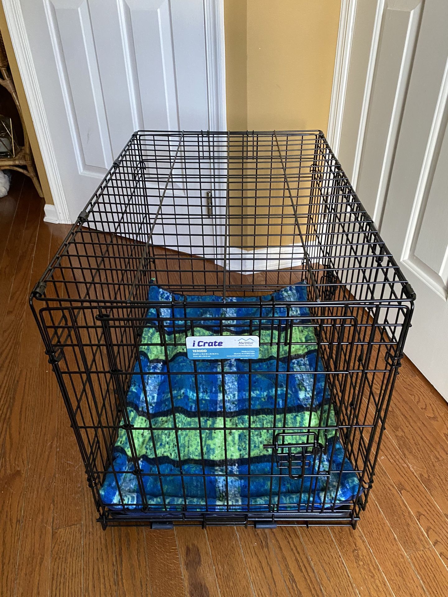 Midwest Homes, Double Door Dog Crate, 30” x 19” x 24”