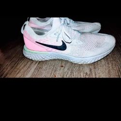 Men's Nike Epic React Flyknit Size 11.5