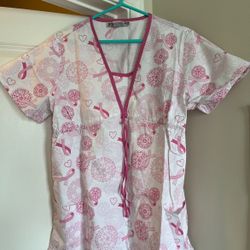 Nursing Scrub Tops w/badge Reels