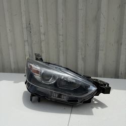 2016 2017 2018 2019 2020 2021 Mazda Cx-3 Cx3 Headlight Headlamp Right Passenger Side RH USED ORIGINAL OEM *BROKEN CORNER 