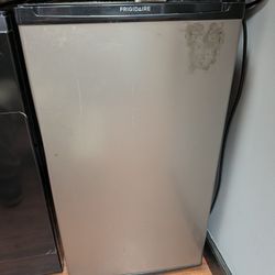 Frigidaire 3.2 Cubic Foot Mini Fridge