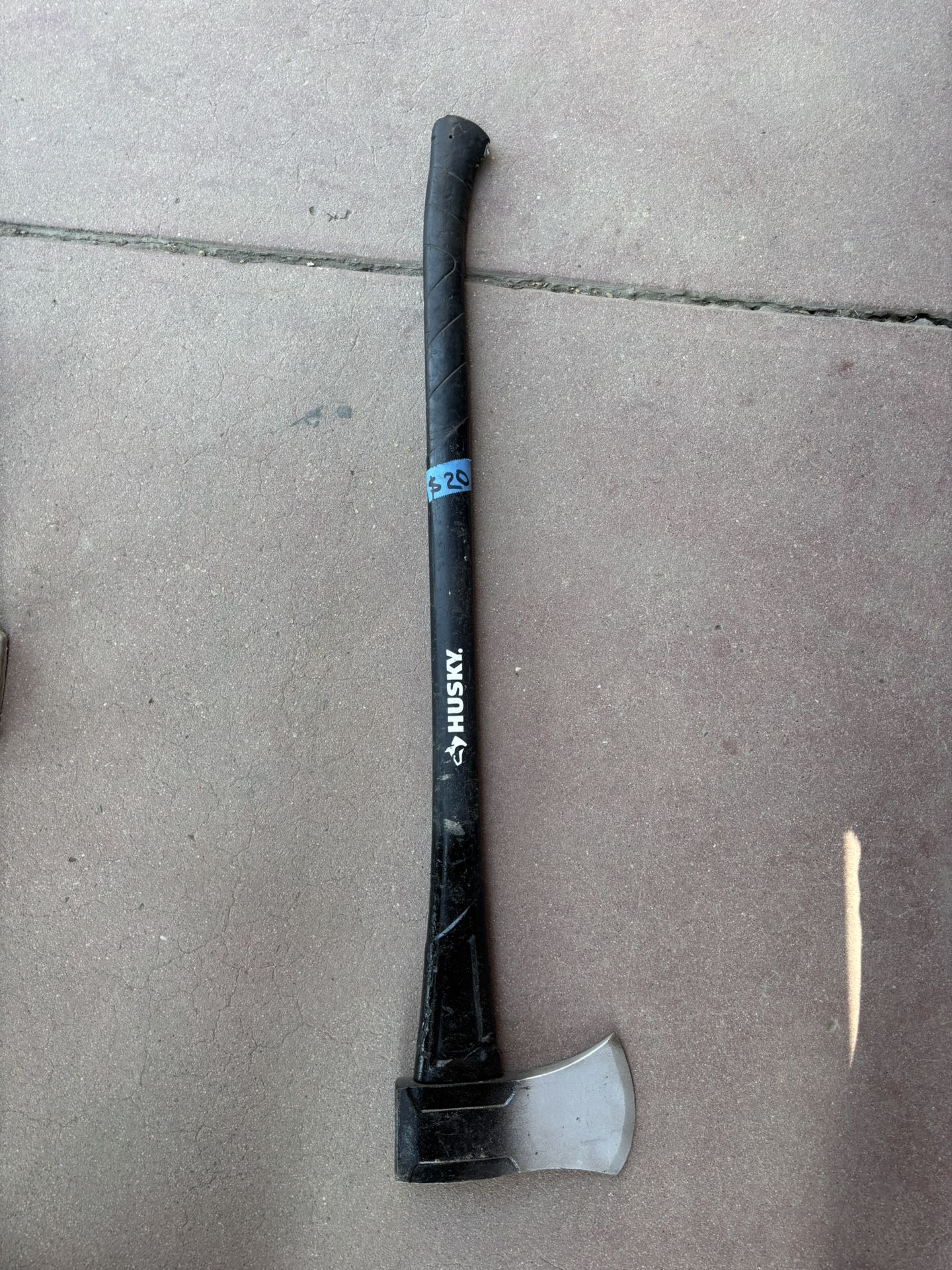 Husky Axe, Hacha