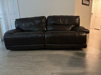 $75 Power electric recliner couch