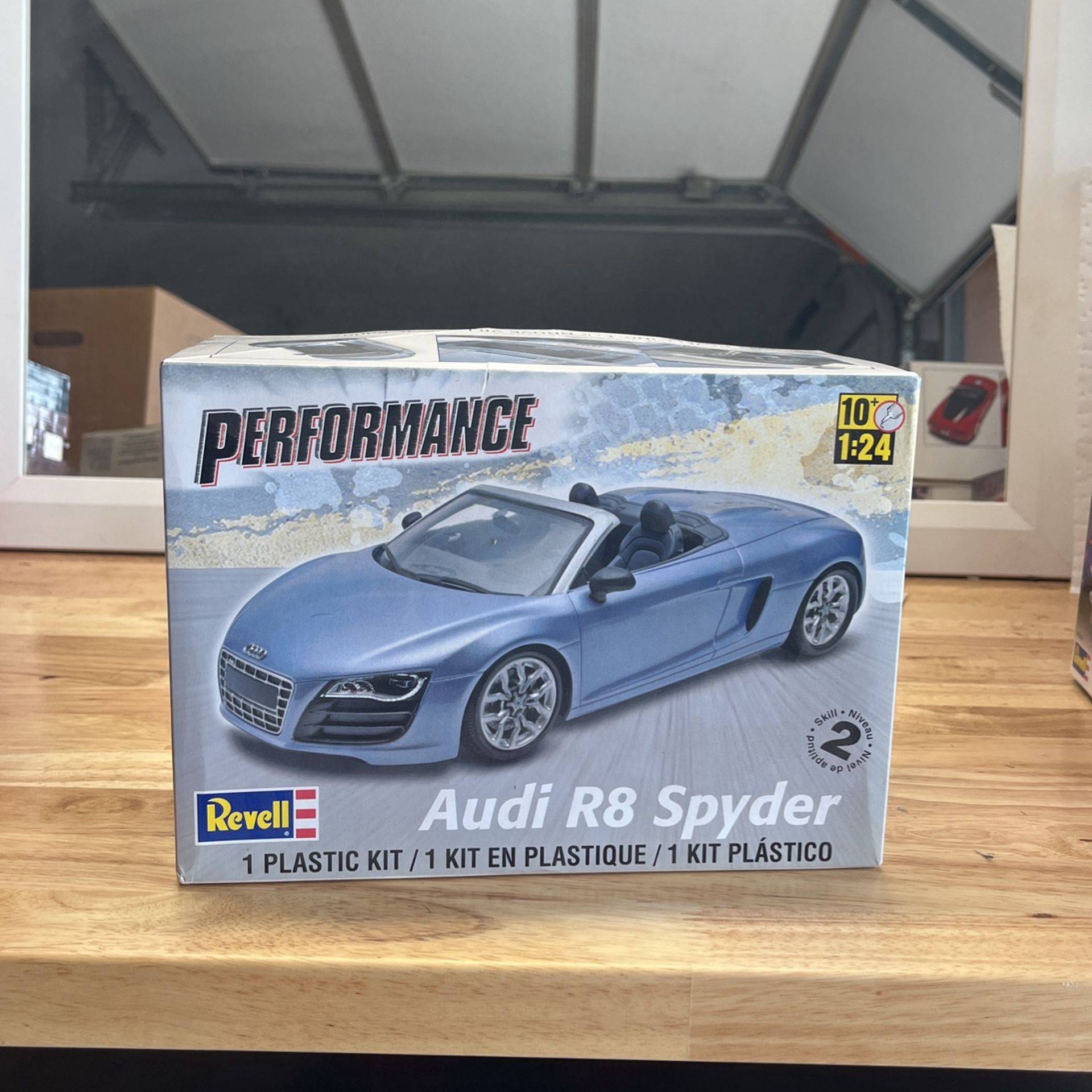 Audi R8 Spyder Model Kit 
