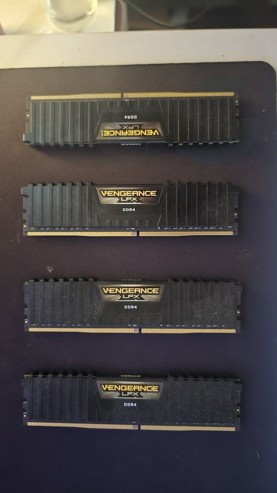 DDR4 RAM 32GB (4x8gb) 3200 Mhz (x2) 3600 Mhz (x2)