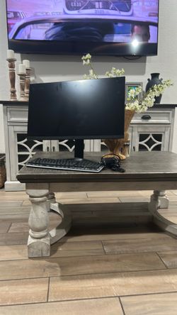 Monitor and keyboard